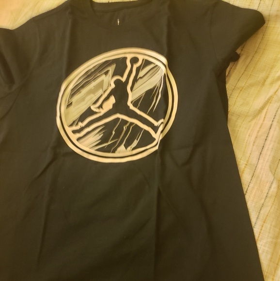 Jordan Medium Graphic Tee Bundle - Picture 2 of 6